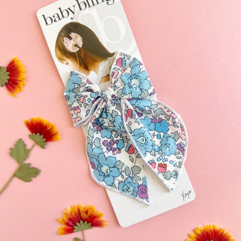 BELLE CLIP: dusty blue poppy