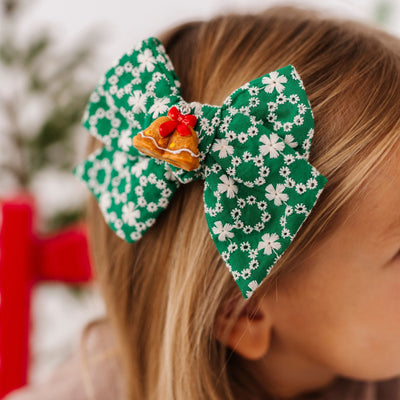 BLOOM CLIP: green eyelet wreath