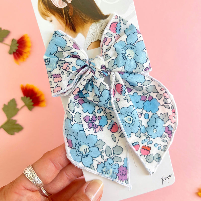 BELLE CLIP: dusty blue poppy